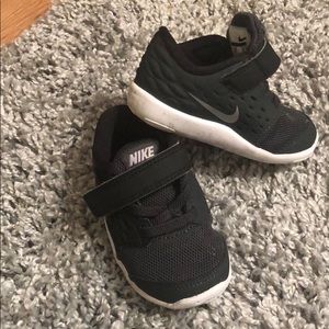 Toddler Nike sneakers, comes in box.